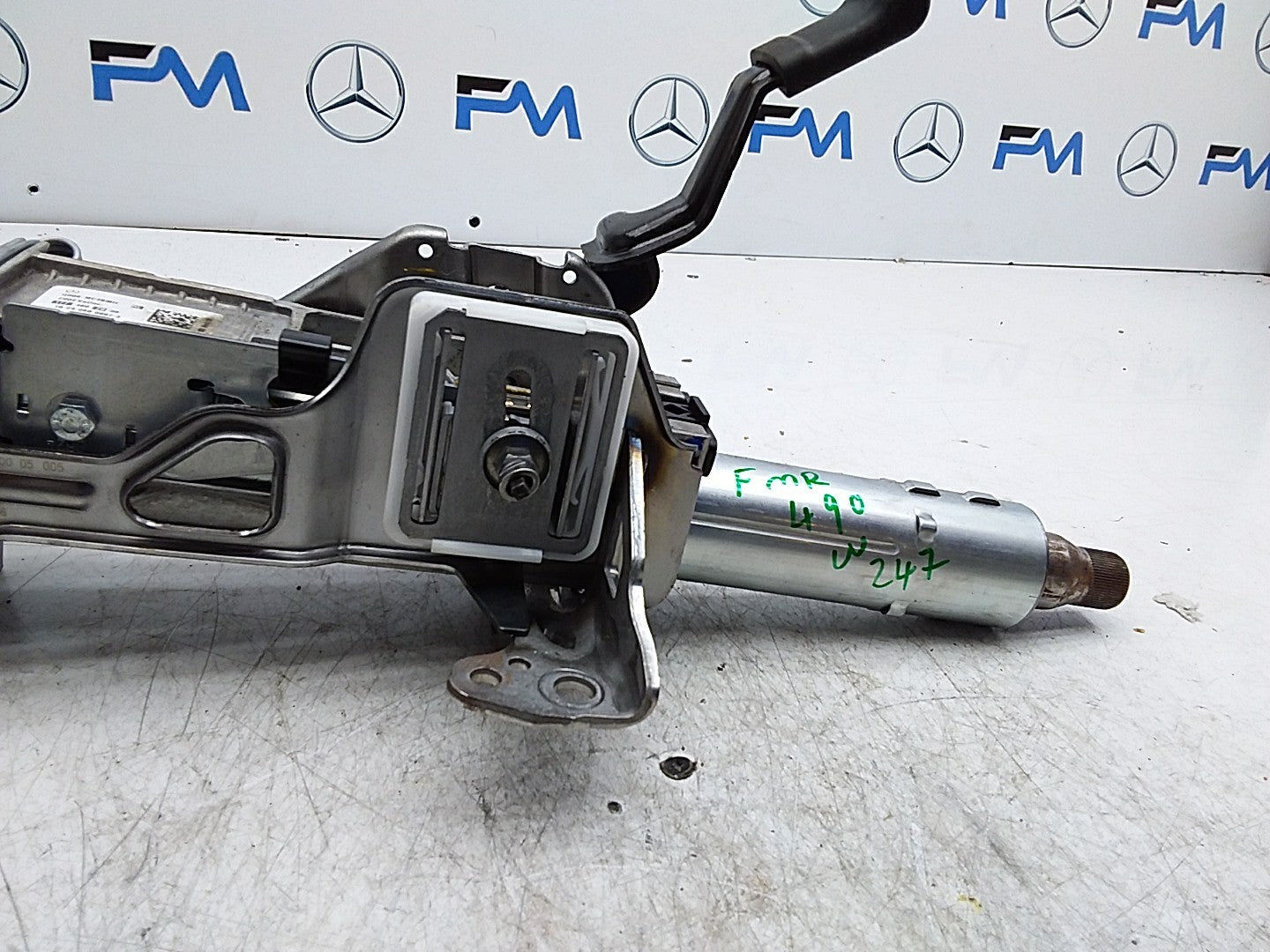 MERCEDES BENZ  B-CLASS W247  ADJUSTABLE STEERING COLUMN A2474608900 FMR490