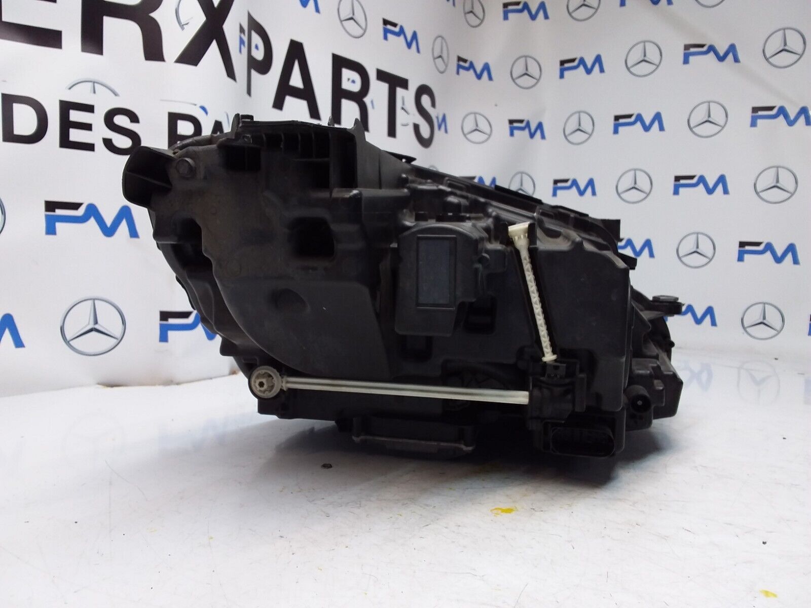 2018 MERCEDES E-CLASS W213 HEADLIGHT PASSENGER NS A2139064104 FMH146 LED HIGH