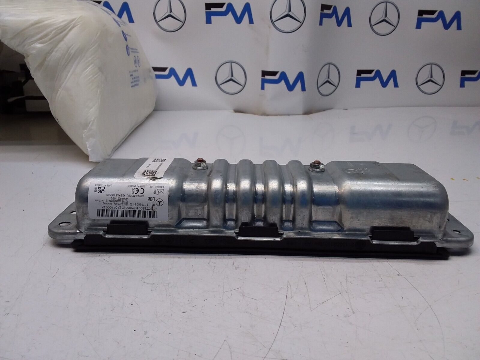 2018 MERCEDES BENZ A-CLASS W177 DRIVER SIDE KNEE AIRBAG A1778600102 FM00324