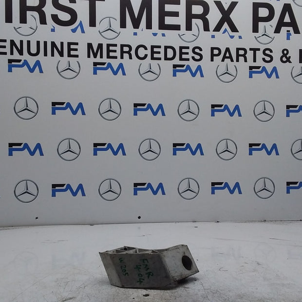 MERCEDES BENZ  C-CLASS  RADIATOR MOUNTING BRACKET LEFT SIDE A2055014120 FMR404
