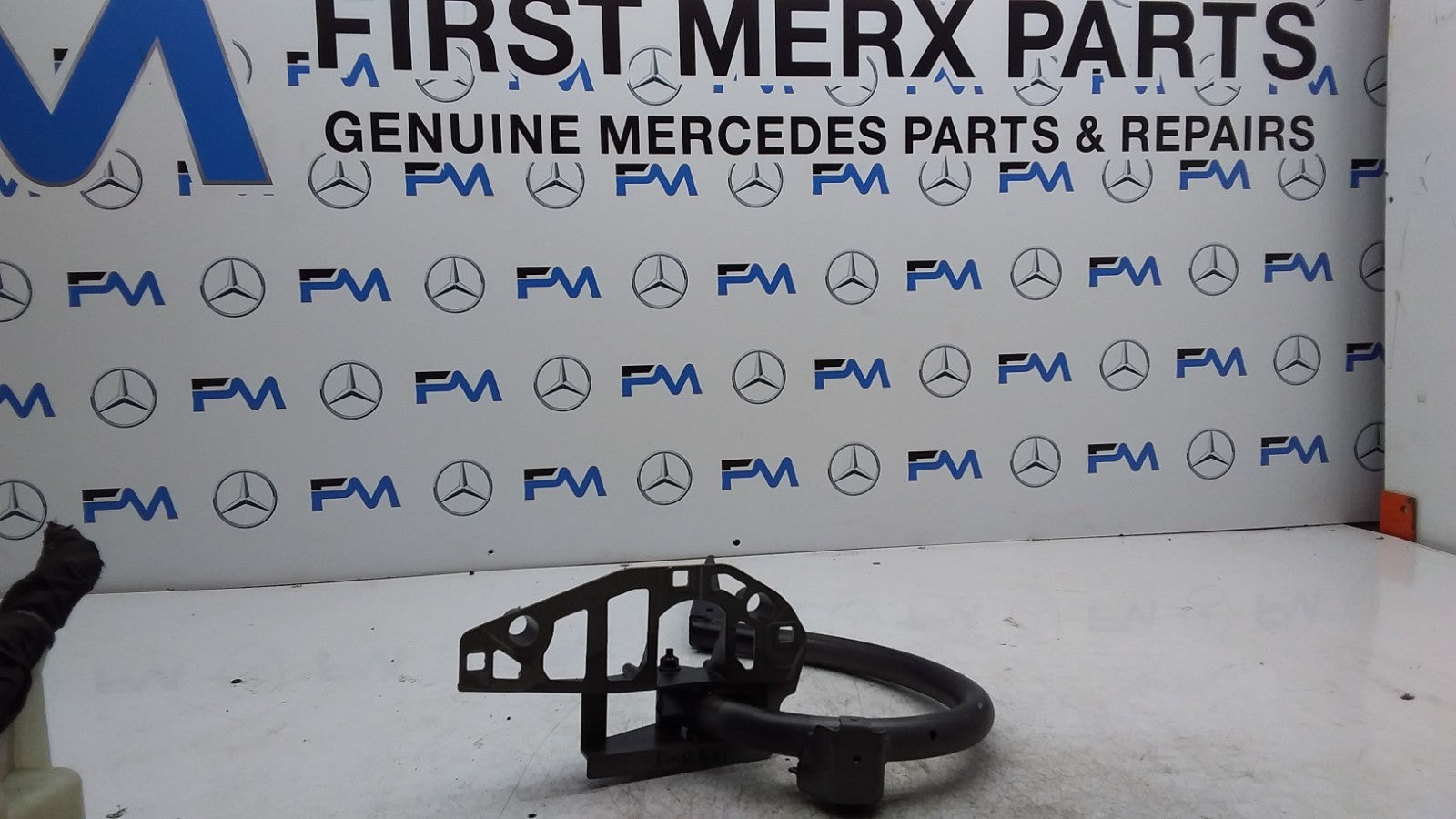 MERCEDES BENZ C-CLASS W205 TAILGATE TRUNK HINGE REAR RIGHT A2057500428 FMR441
