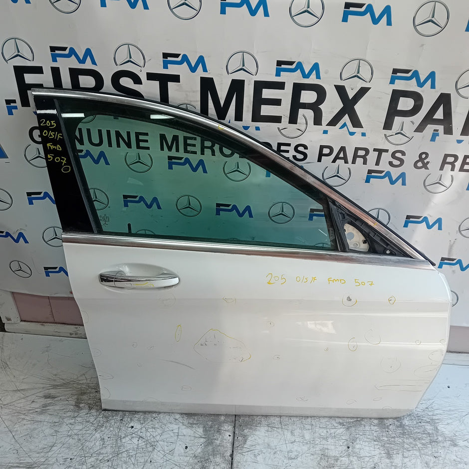 MERCEDES BENZ C-CLASS W205 DRIVER FRONT DOOR OSF 2014 WHITE  FMD507