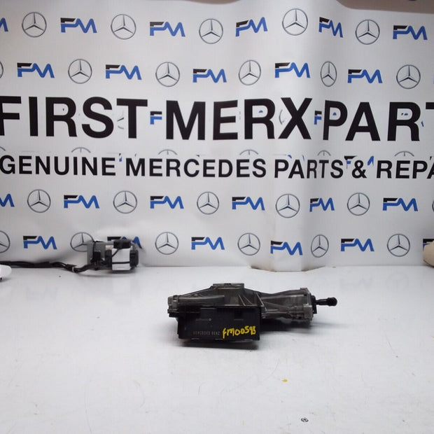 Mercedes C-CLASS W205 TAILGATE BOOT LIFT MOTOR FM00595 A2059007218 A0997602601
