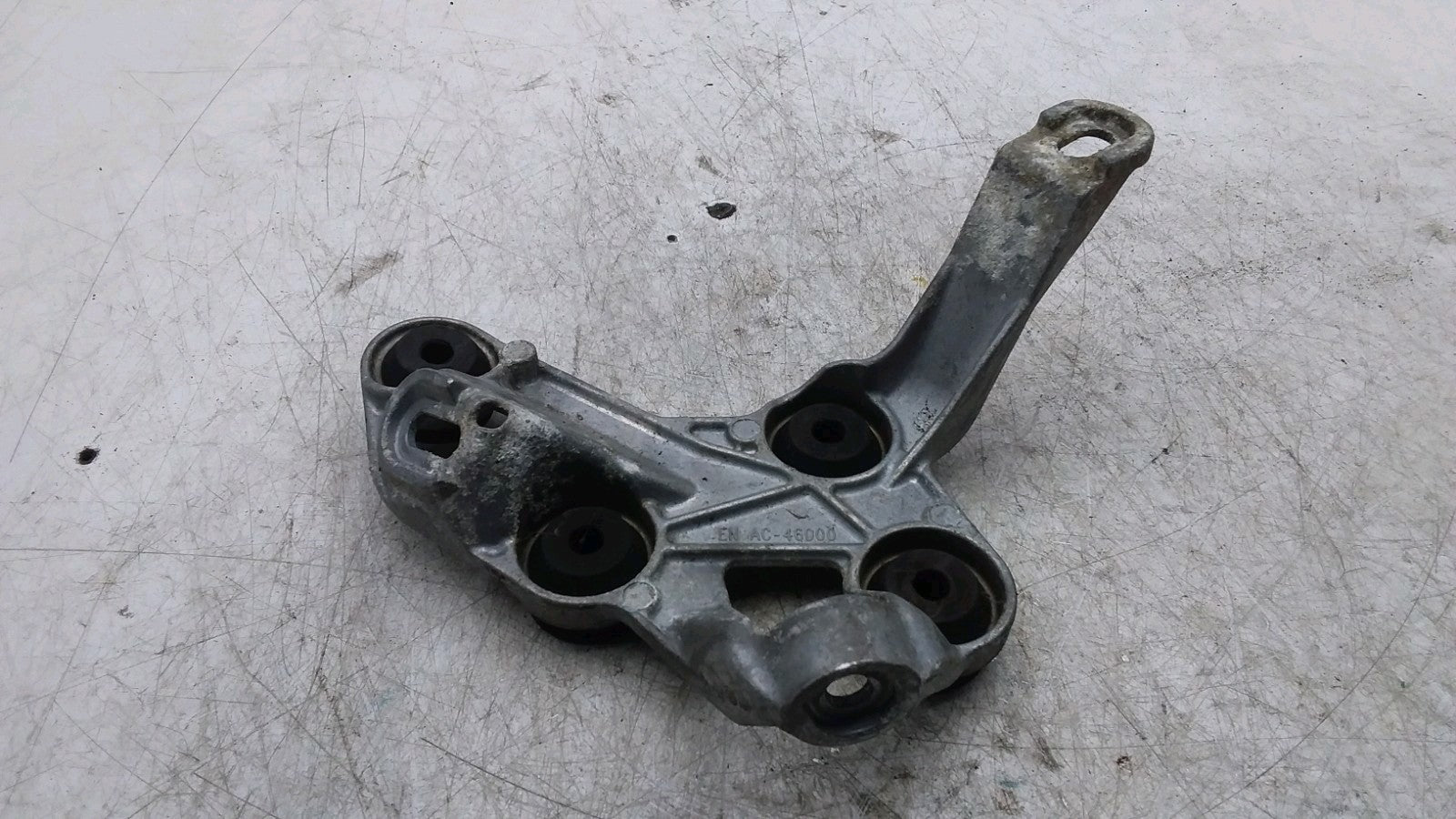 MERCEDES BENZ C-CLASS  ABS PUMP MOUNTING BRACKET A2054312240  FMR395