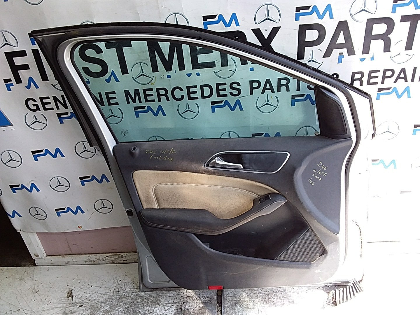MERCEDES B-CLS W246  PASSENGER FRONT DOOR NSF SILVER 2012-2019  FMD606