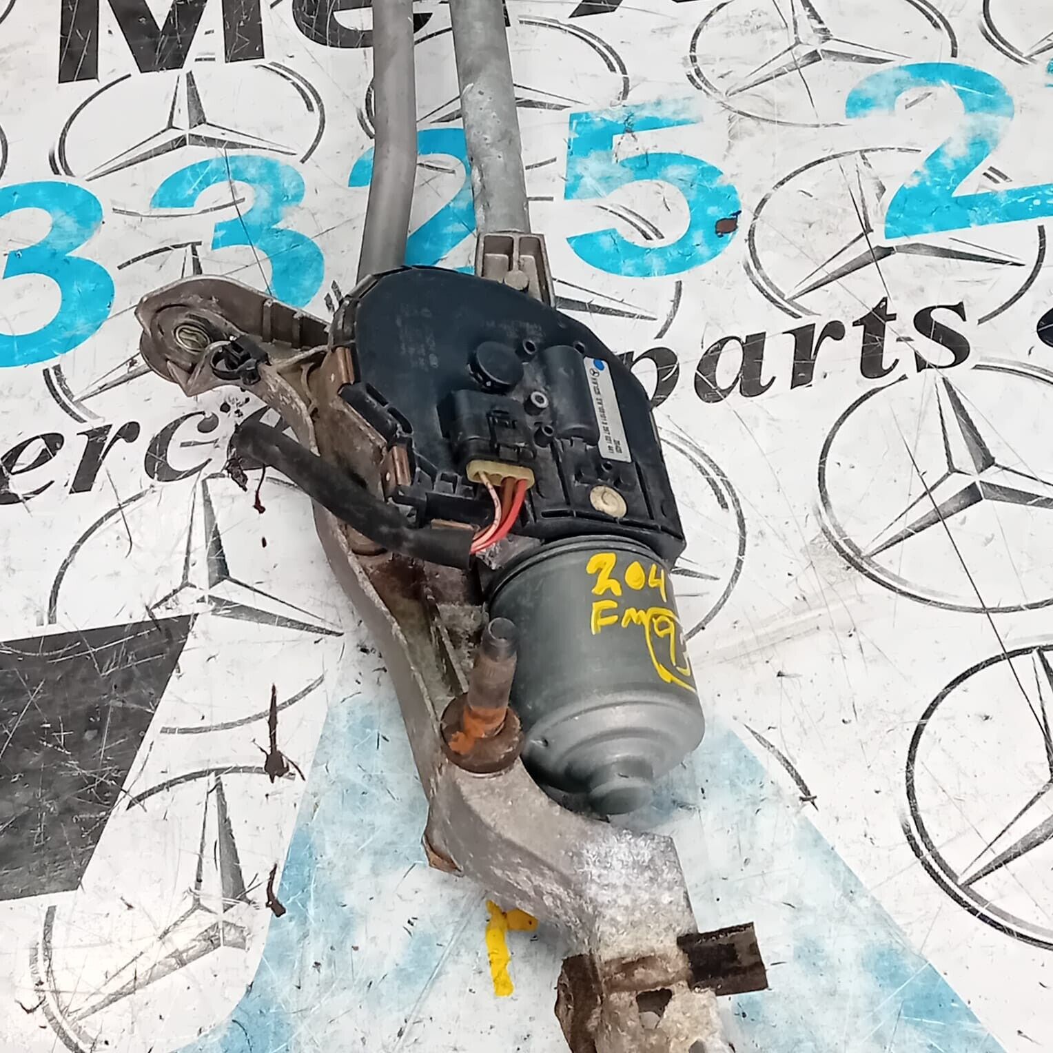 MERCEDES BENZ C-CLASS W204 FRONT WIPER MOTOR AND LINKAGE A2048201140