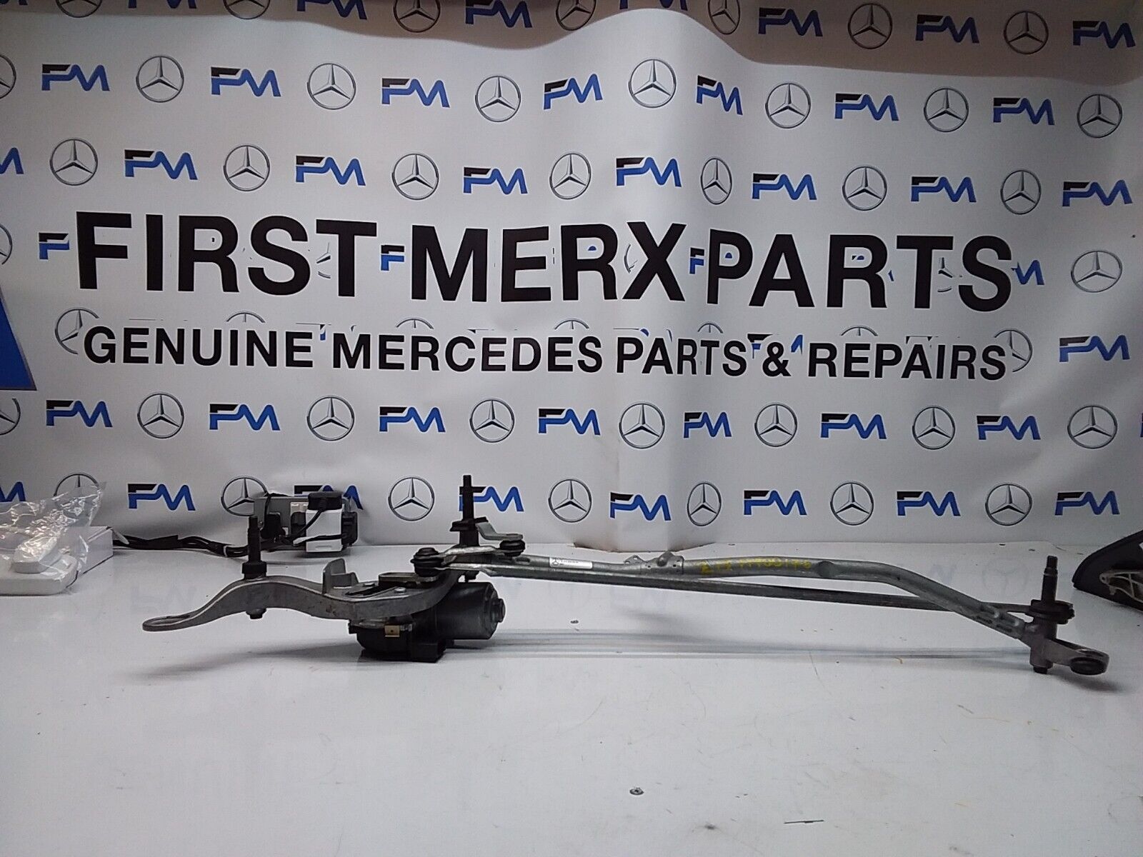 MERCEDES E-CLASS 2019 W213 A2138207403 FRONT WIPER MOTOR  FM00176