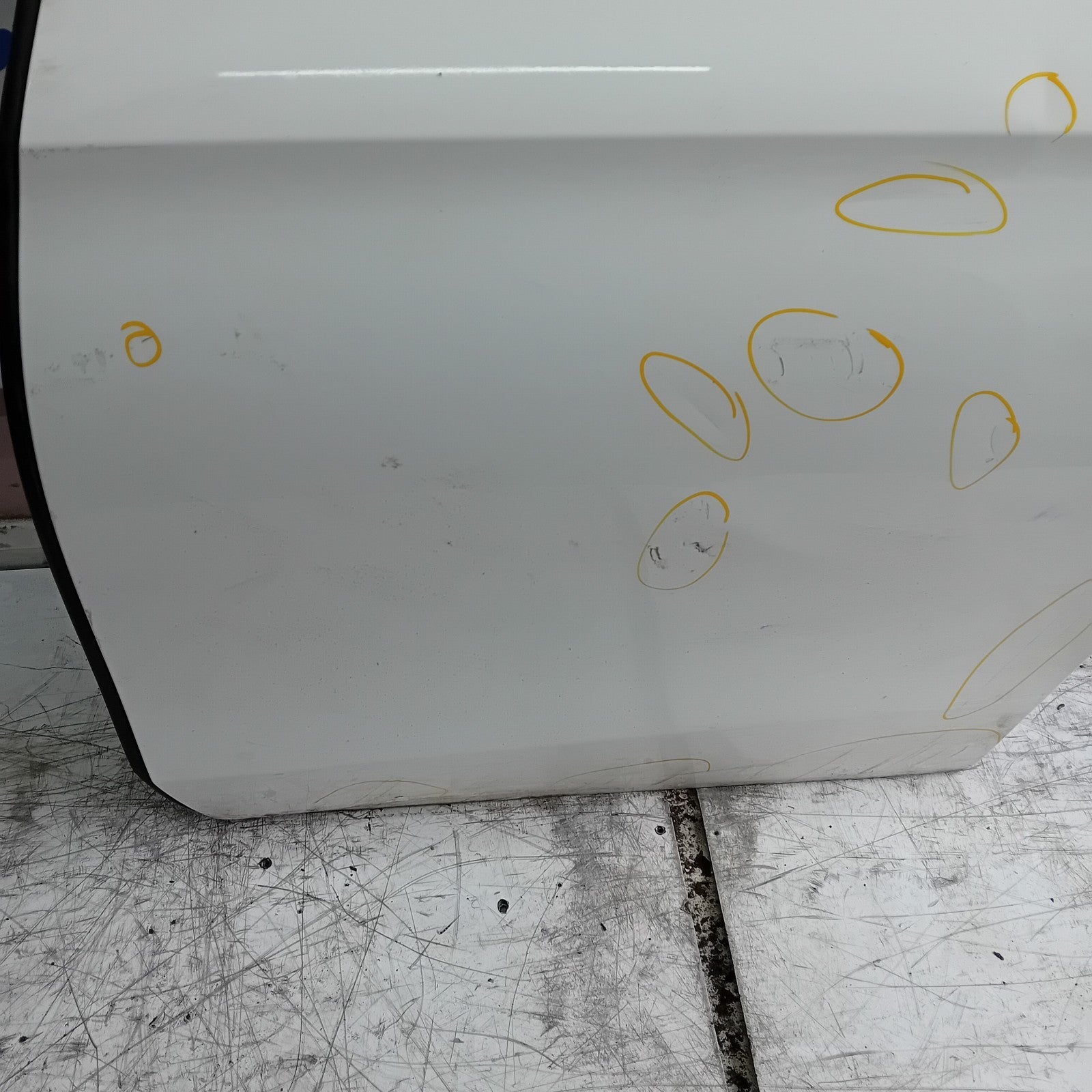 MEECEDS E-CLASS S213 EST PASSENGER REAR DOOR NSR WHITE 2016 ON COMPLETE FMD392