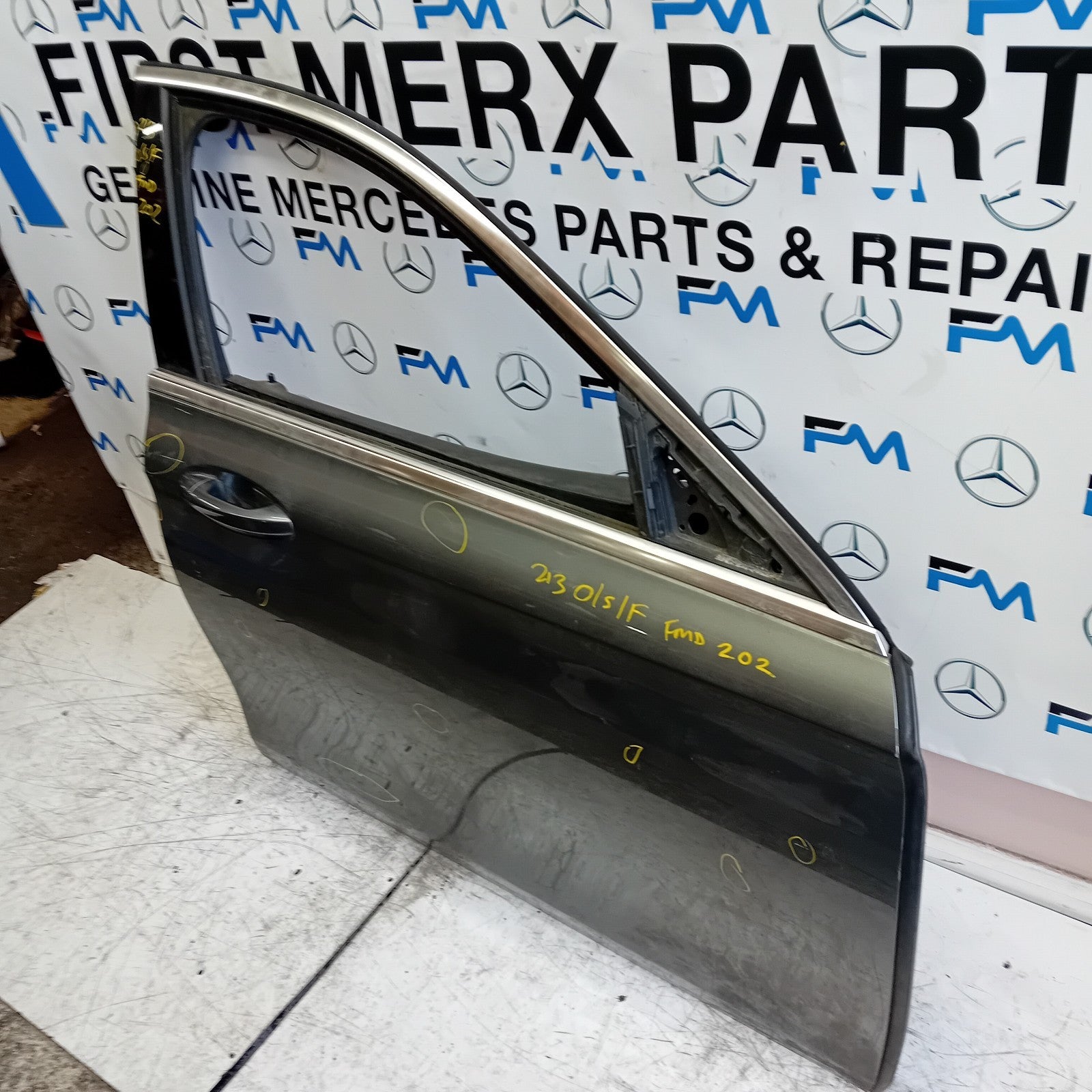 MERCEDES BENZ  E-CLASS W213 DRIVER FRONT DOOR OSF GREY 2016 ON COMPLETE FMD202