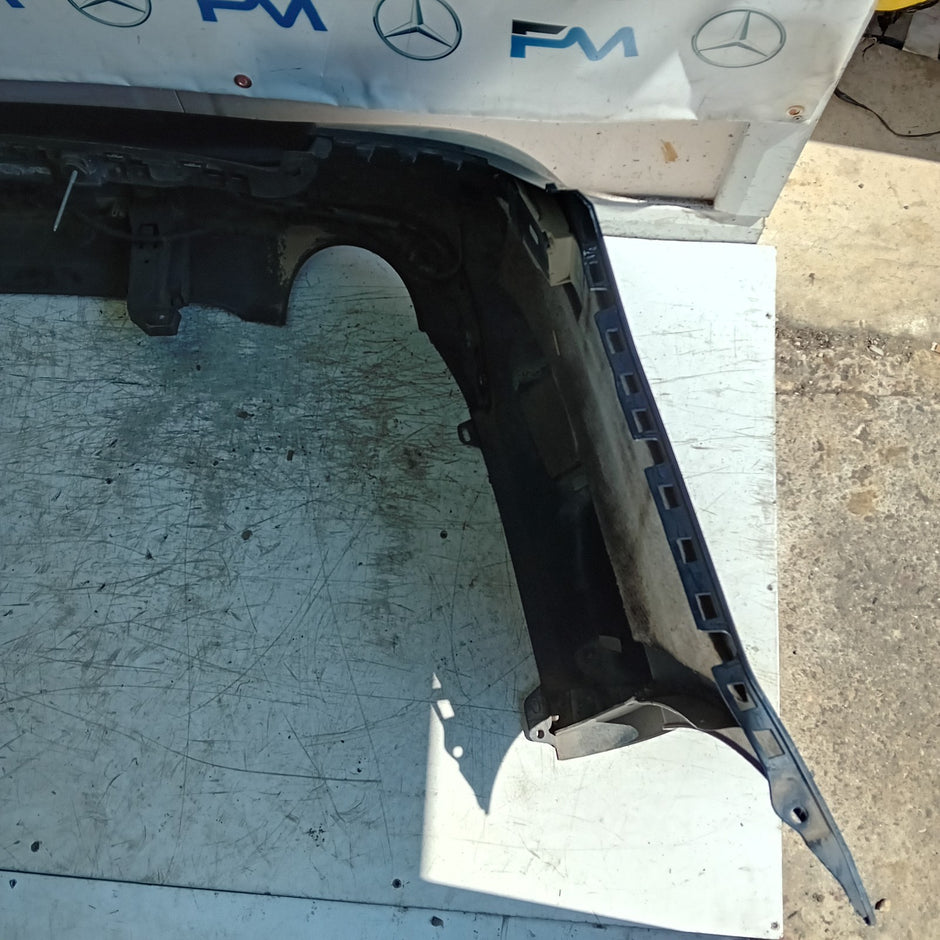 MERCEDES BENZ C-CLASS W204  REAR BUMPER A2048850438 2016 WHITE COMPLETE FMX163