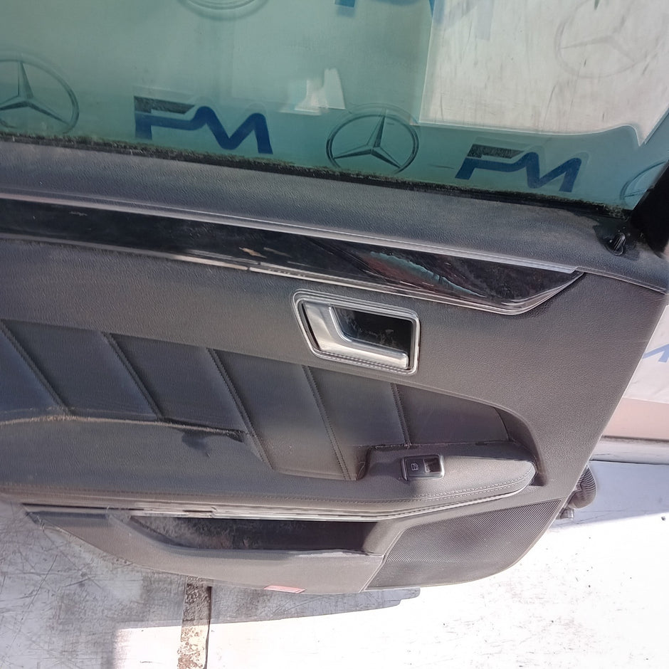 MERCEDES E-CLASS W212  PASSENGER REAR DOOR NSR BLACK 2009-16 COMPLETE FMD424