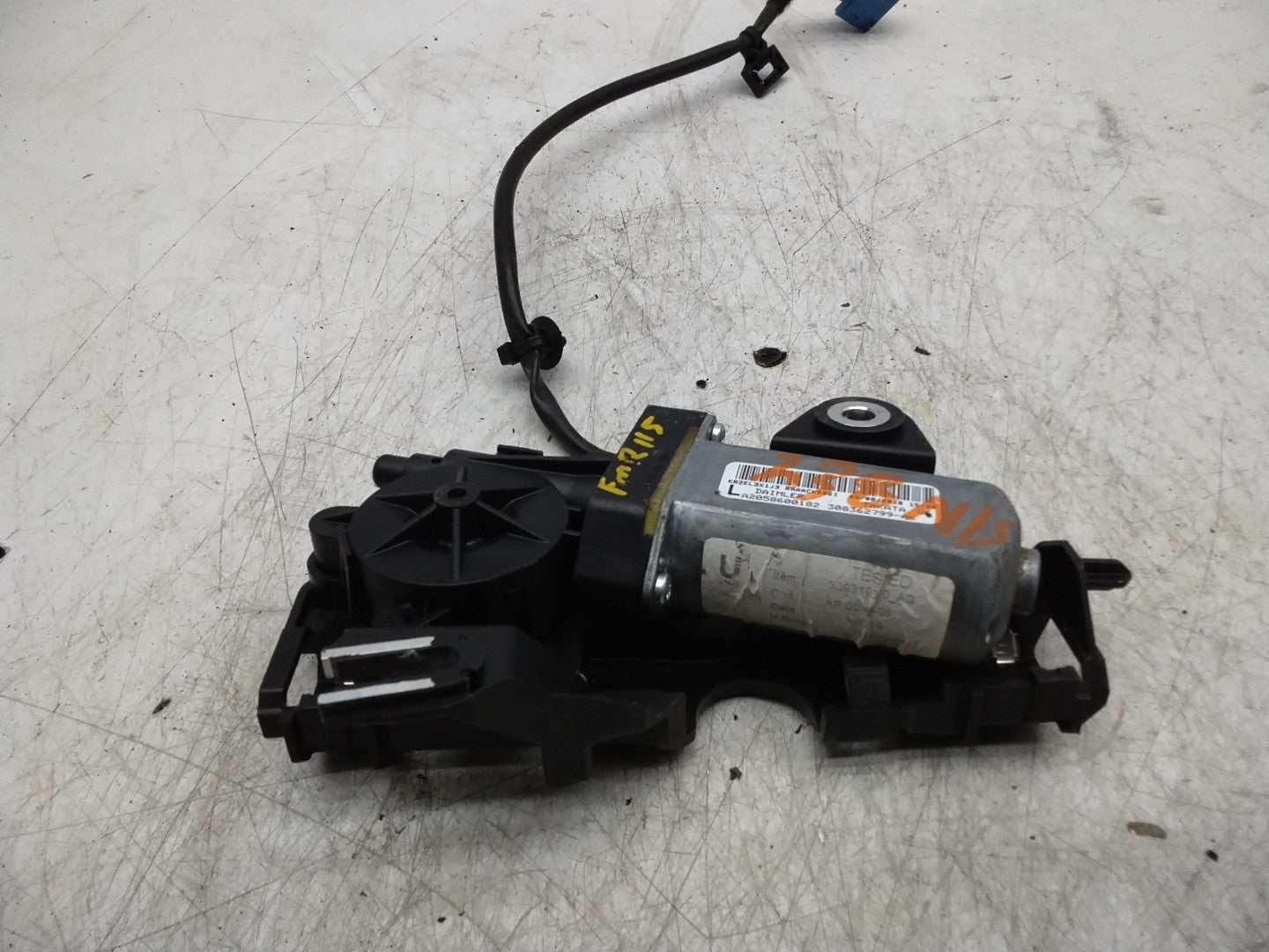  MERCEDES E-CLASS W238 FRONT NEAR SIDE SEAT BELT RETRACTOR A2058600182 FMR115