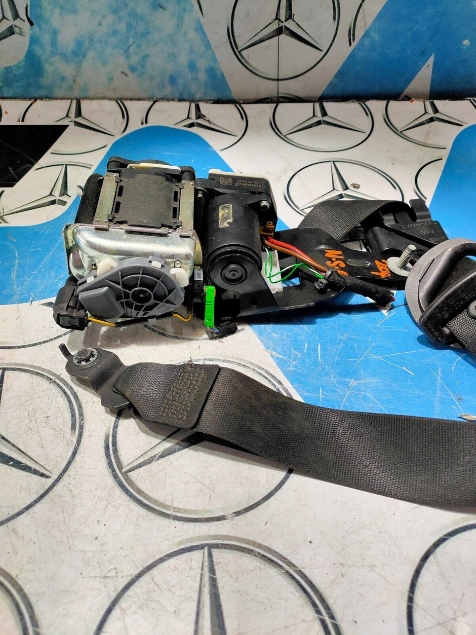 MERCEDES C220 W204 2013 FRONT LEFT PASSENGER SEAT BELT A2048604585
