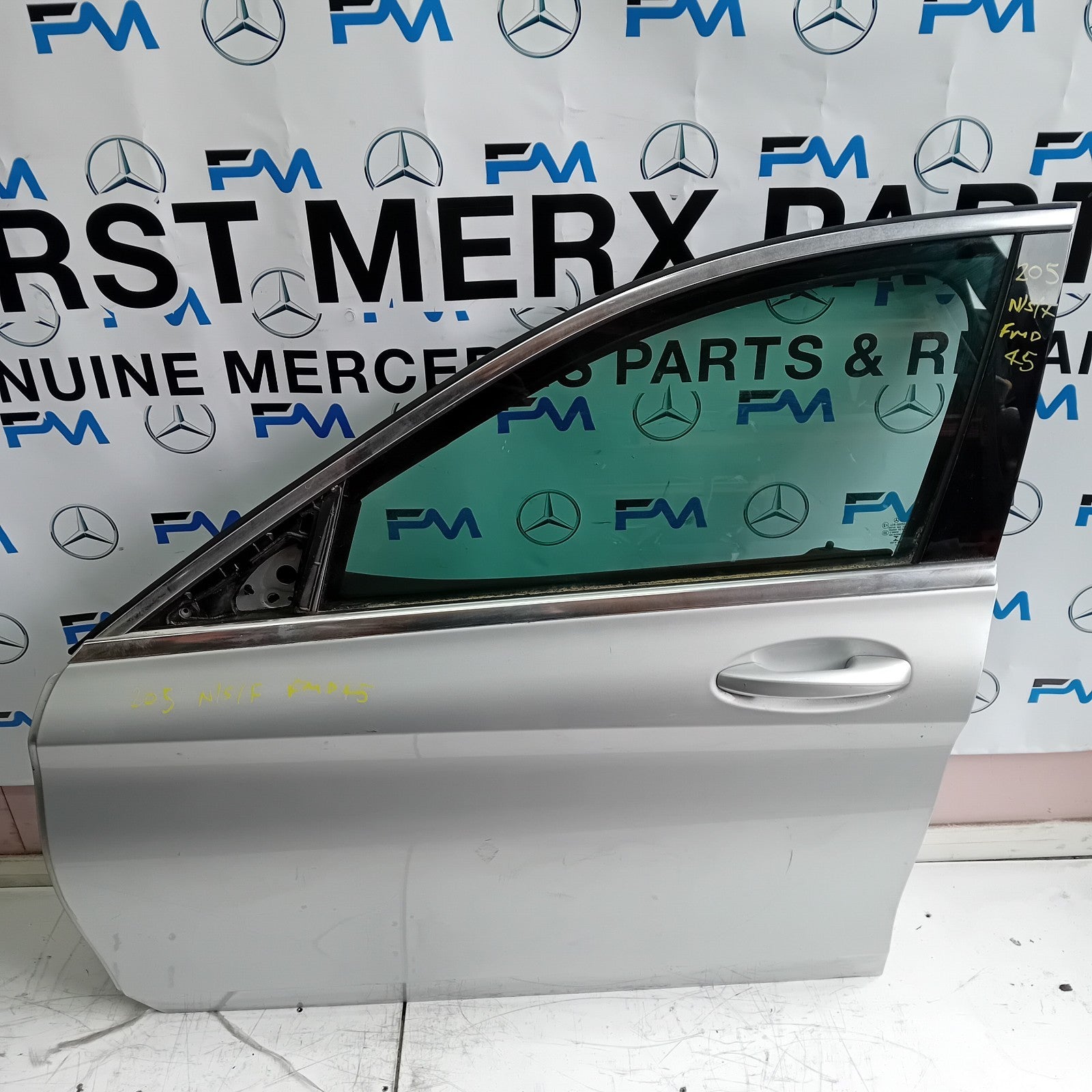 MERCEDES BENZ C-CLASS W205 PASSENGER SIDE FRONT DOOR N/S/F COMPLETE SILVER FMD45