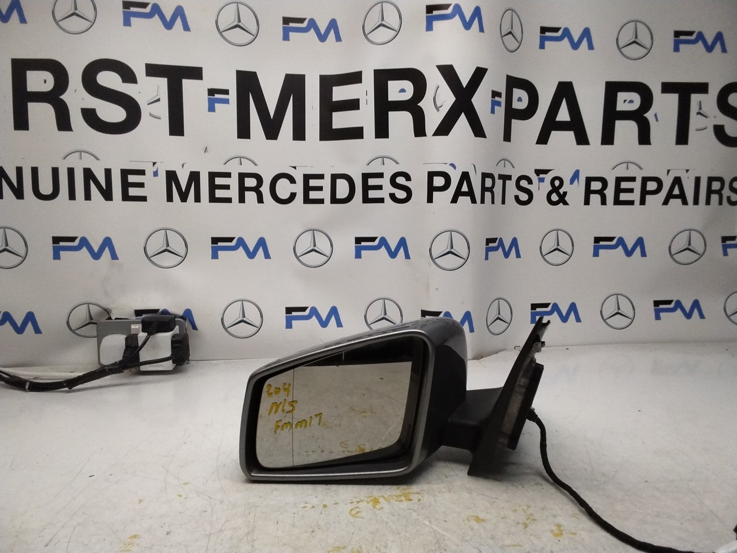 MERCEDES C-CLASS  W204 PASSENGER SIDE WING MIRROR A3167411 GREY FMM17