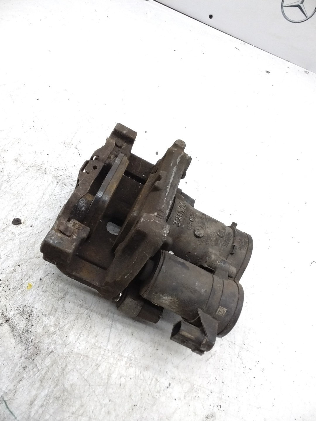 MERCEDES GLC C253 BRAKE CALIPER REAR LEFT PASSENGER SIDE A2534230998 FMR144