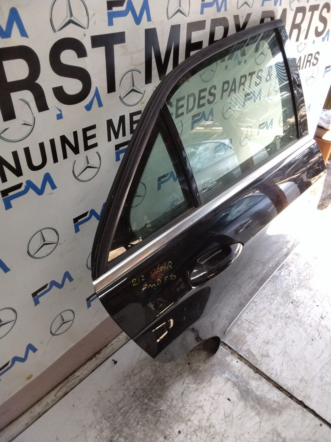 MERCEDES E-CLS W212  DRIVER REAR DOOR OSR BLACK 2009-16 COMPLETE  FMD590