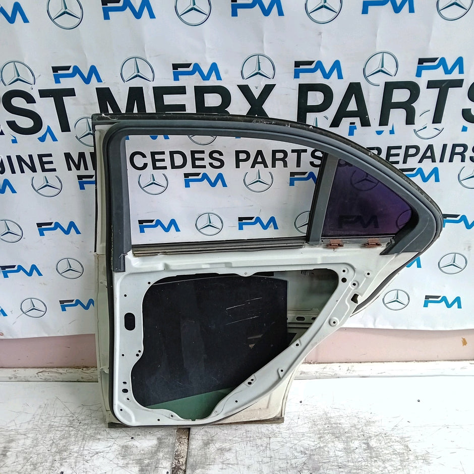 MERCEDES C-CLASS W204 SLN DRIVER REAR DOOR OSR WHITE 2009-2014 FMD437