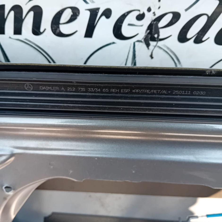 MERCEDES BENZ E-CLASS W212 DRIVER SIDE REAR DOOR ( O.S.R )