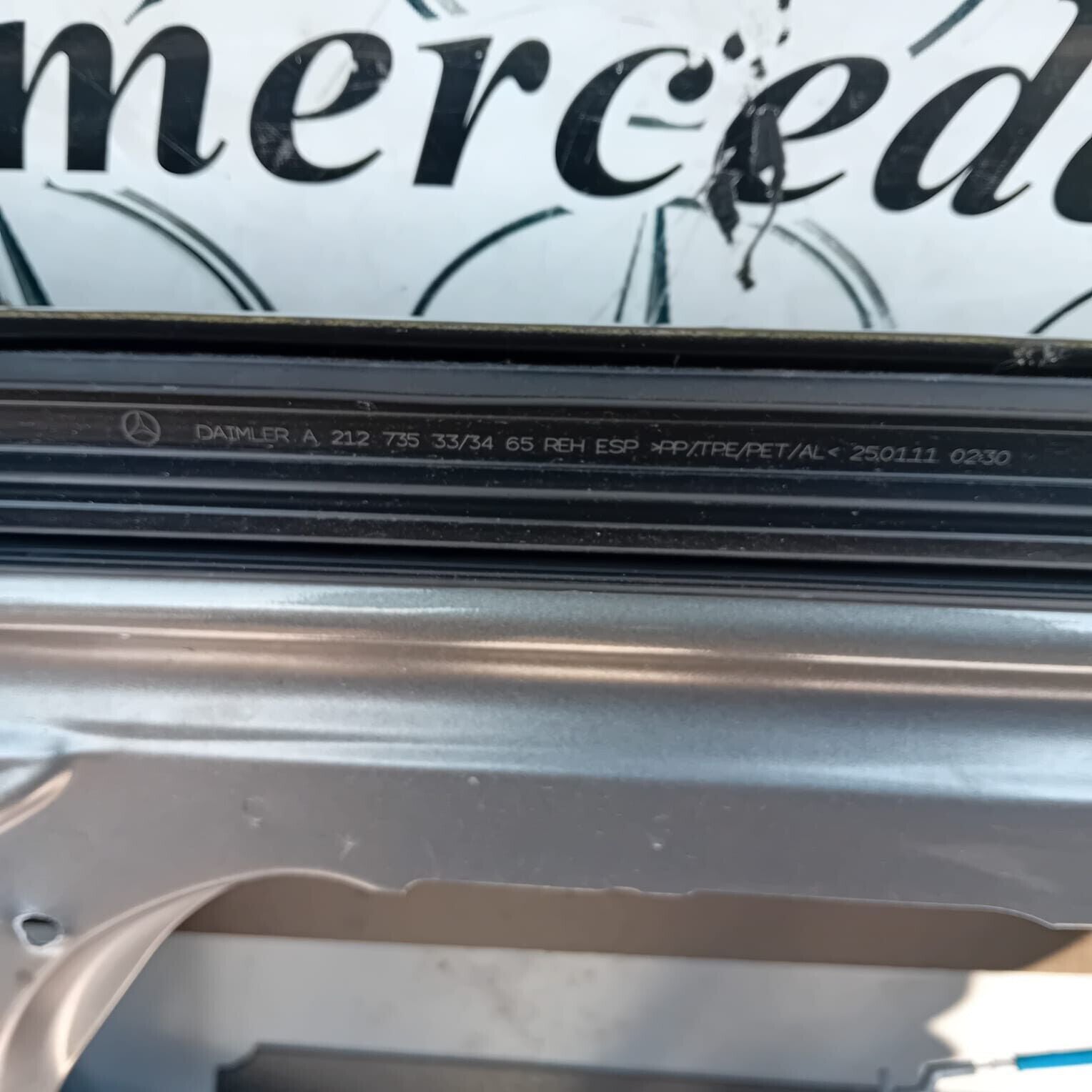 MERCEDES BENZ E-CLASS W212 DRIVER SIDE REAR DOOR ( O.S.R )
