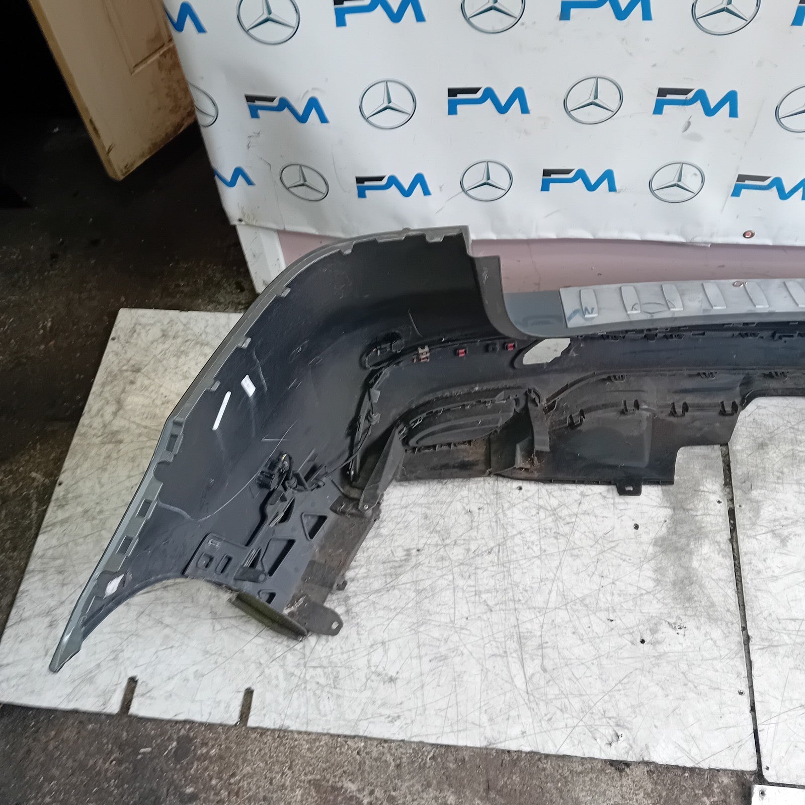 MERCEDES BENZ  GLE W166 AMG LINE REAR BUMPER GREY 2016 A1668853024 COMPLET FMX81