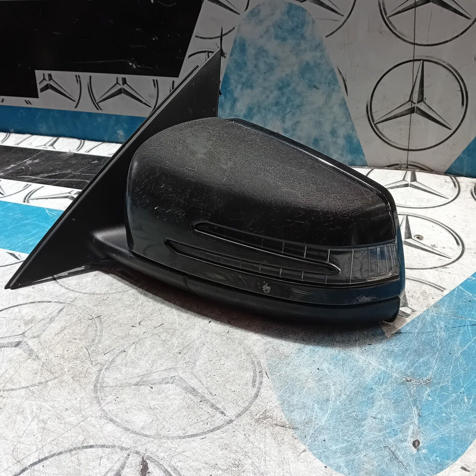 MERCEDES C CLASS W204 2011-2014 PASSENGER SIDE WING MIRROR IN BLACK A2048106593