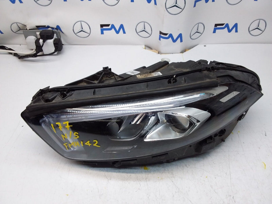 2016 MERCEDES A-CLASS W177 HEADLIGHT PASSENGER NS A1779064903 FMH142 (Damaged)