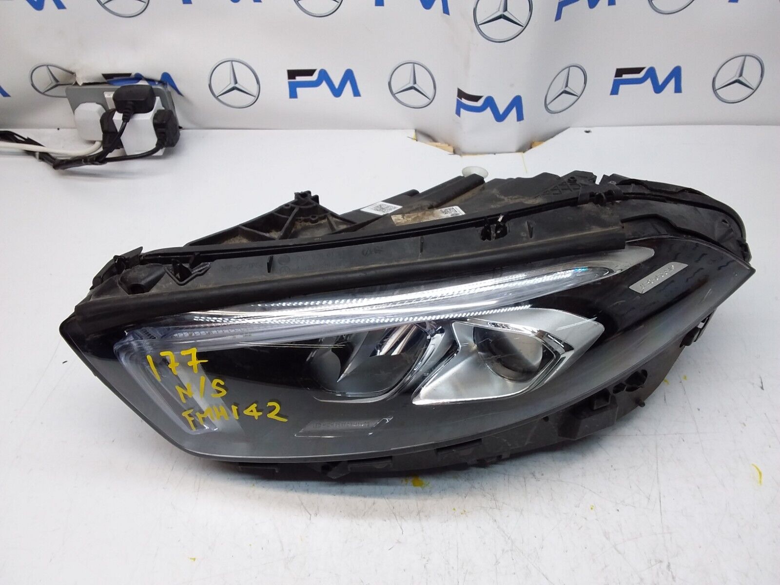 2016 MERCEDES A-CLASS W177 HEADLIGHT PASSENGER NS A1779064903 FMH142 (Damaged)