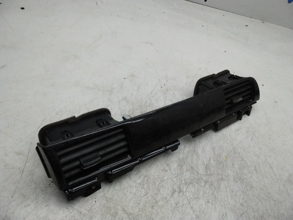 MITSUBISHI OUTLANDER PASSENGER SIDE DASH AIR VENT 8055A056YA FMR48