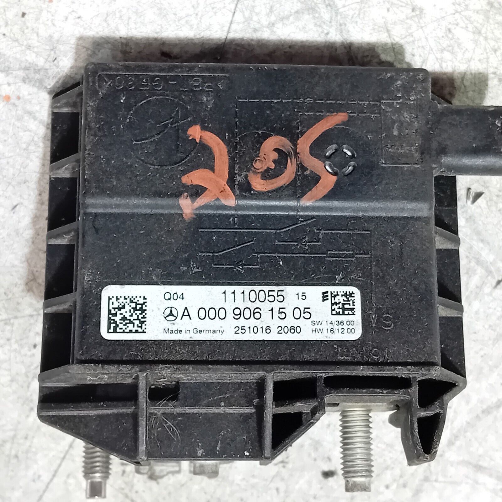 MERCEDES BENZ C E CLASS W205 W213  2014-21 NEGATIVE BATTERY CLAM A0009061505