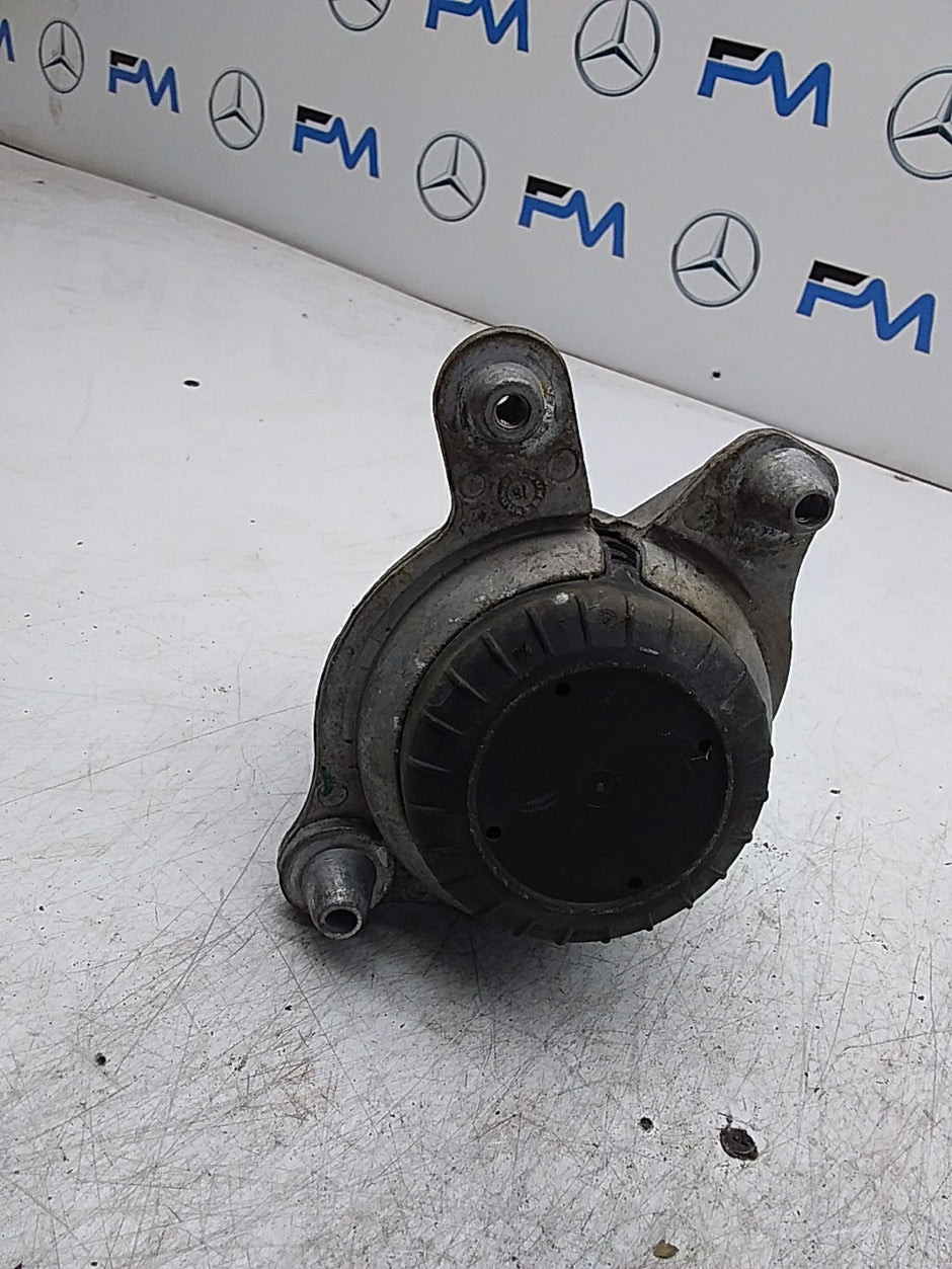 MERCEDES BENZ  C-CLASS W205  ENGINE MOUNT RIGHT OS A2052406717 FMR333