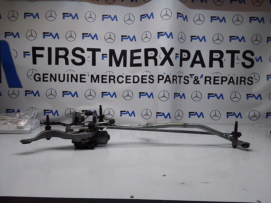 MERCEDES E-CLASS 2019 W213 A2138207402 FRONT WIPER MOTOR  FM00178