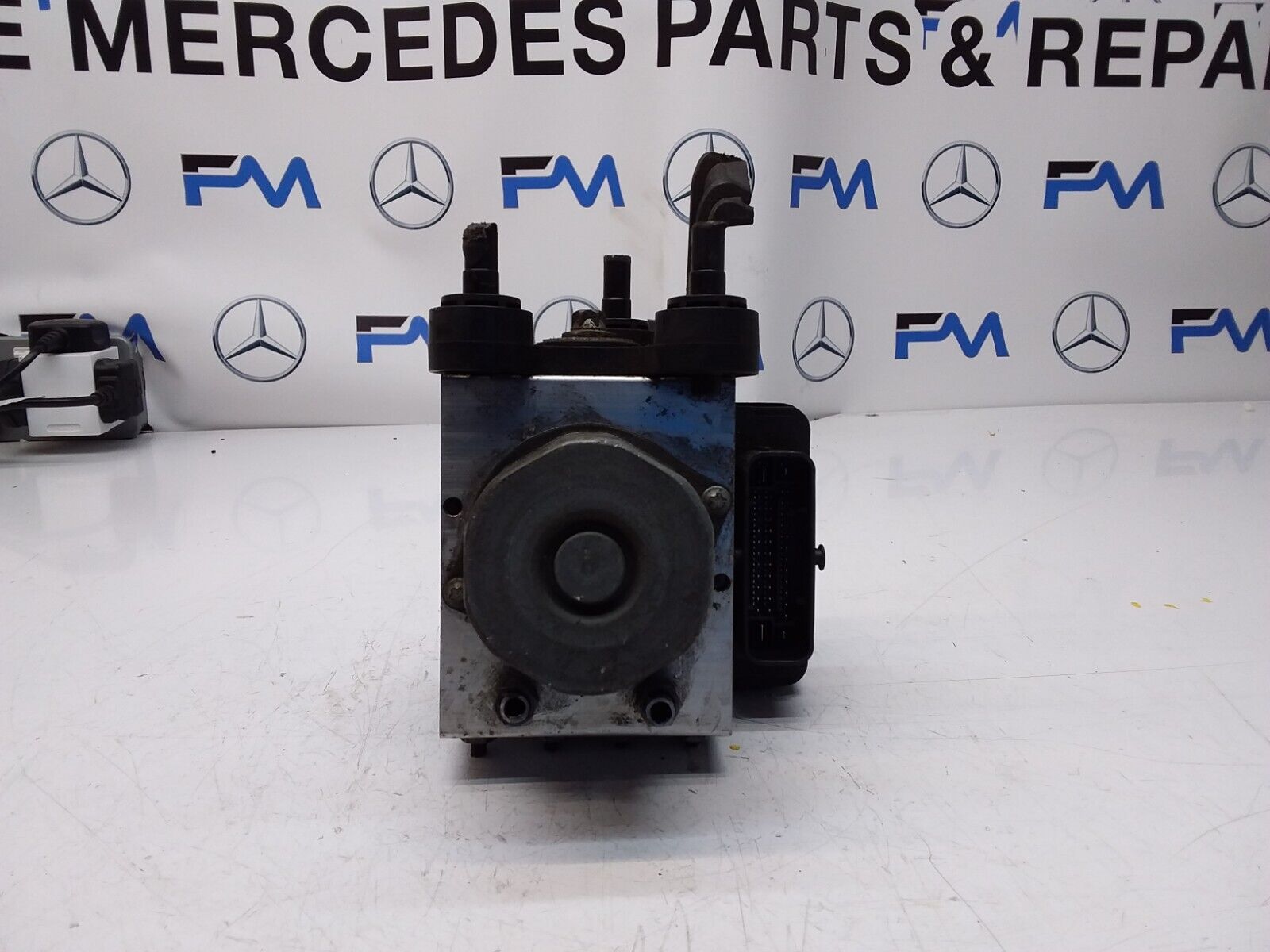 MERCEDES E-CLASS W212 ABS PUMP MODULE CONTROL UNIT A2124311418 FM00420