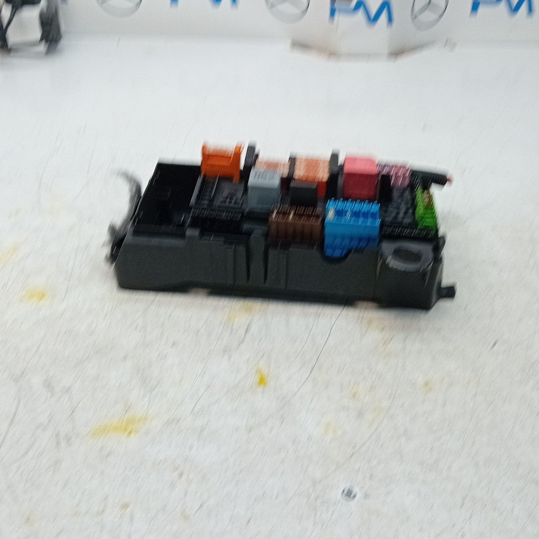 MERCEDES BENZ  E-CLASS  W213 FUSE RELAY JUNCTION BOX 2016  FM001318