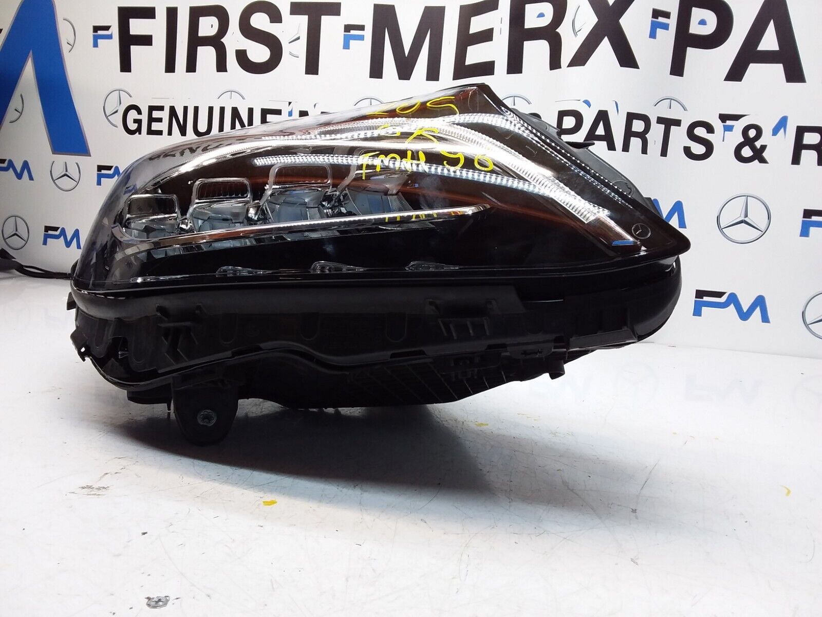 2018 MERCEDES C-CLASS W205 O/S HEADLIGHT  A2059062606 FMH56 LED HIGH PERFORMANCE
