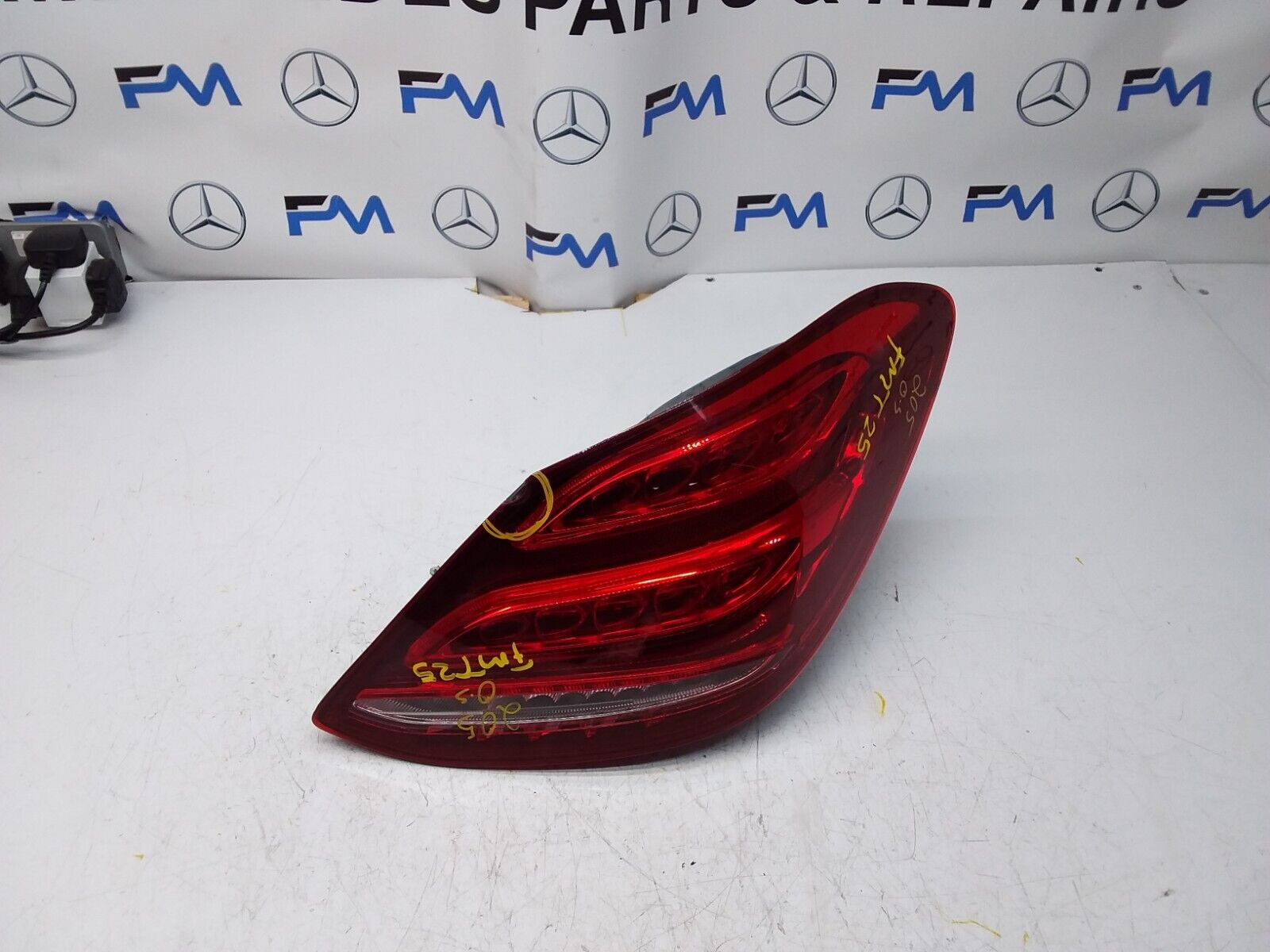 2018 MERCEDES  C CLASS W205 REAR DRIVER SIDE O/S LED LIGHT A2059061457 FMT25