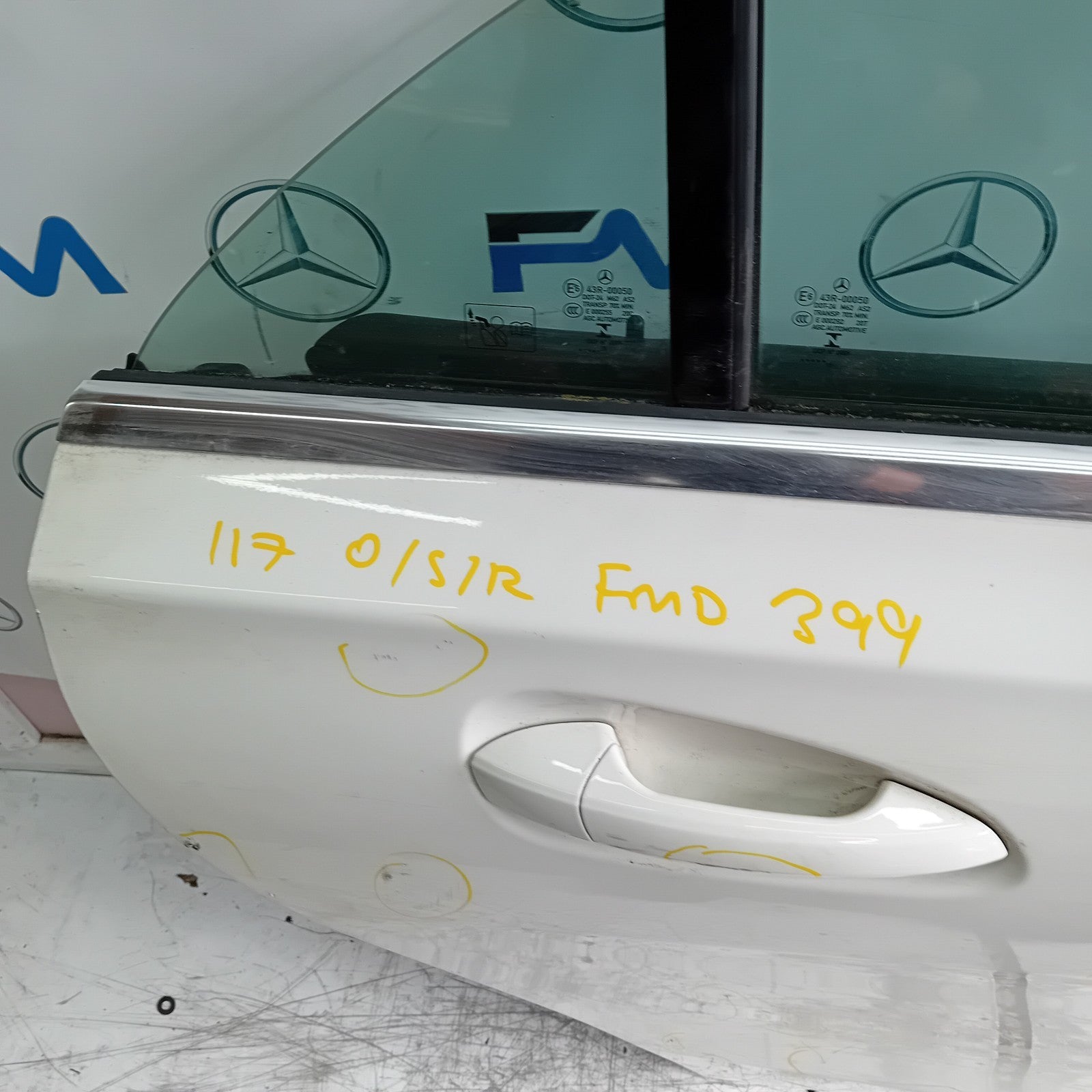 MEECEDS BENZ CLA W117 DRIVER FRONT DOOR OSF WHITE  2013-19 COMPLETE FMD399