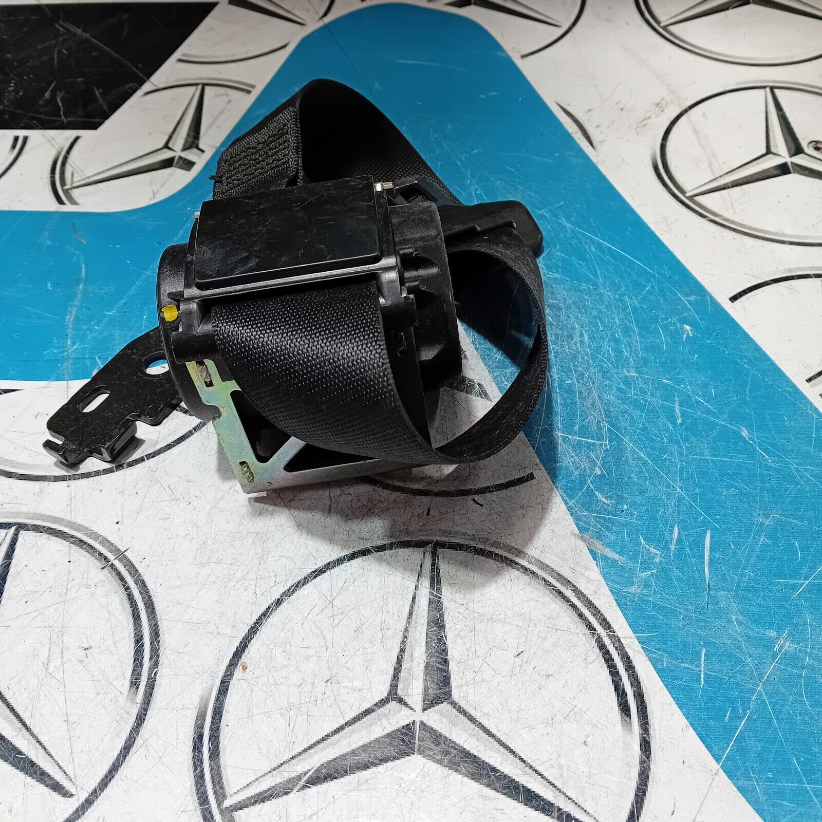 MERCEDES BENZ E CLASS W213 SALOON 2016-2021 REAR CENTRE SEAT BELT A2138601385