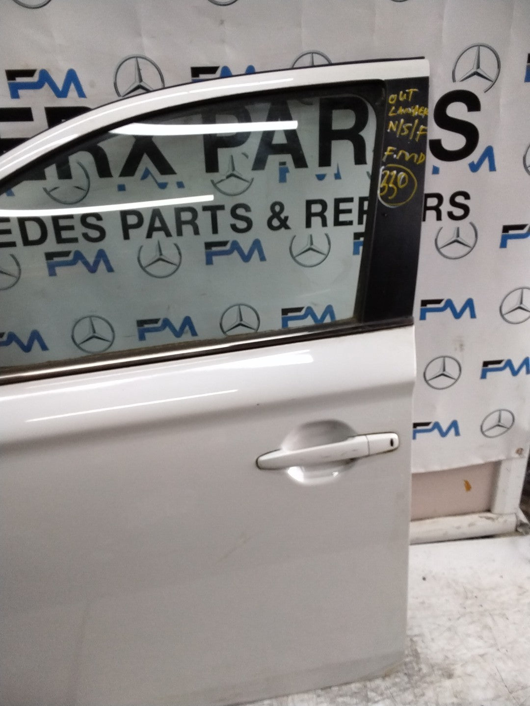 MITSUBISHI OUTLANDER MK3 PASSENGER FRONT DOOR NSF WHITE 2013 COMPLETE FMD330