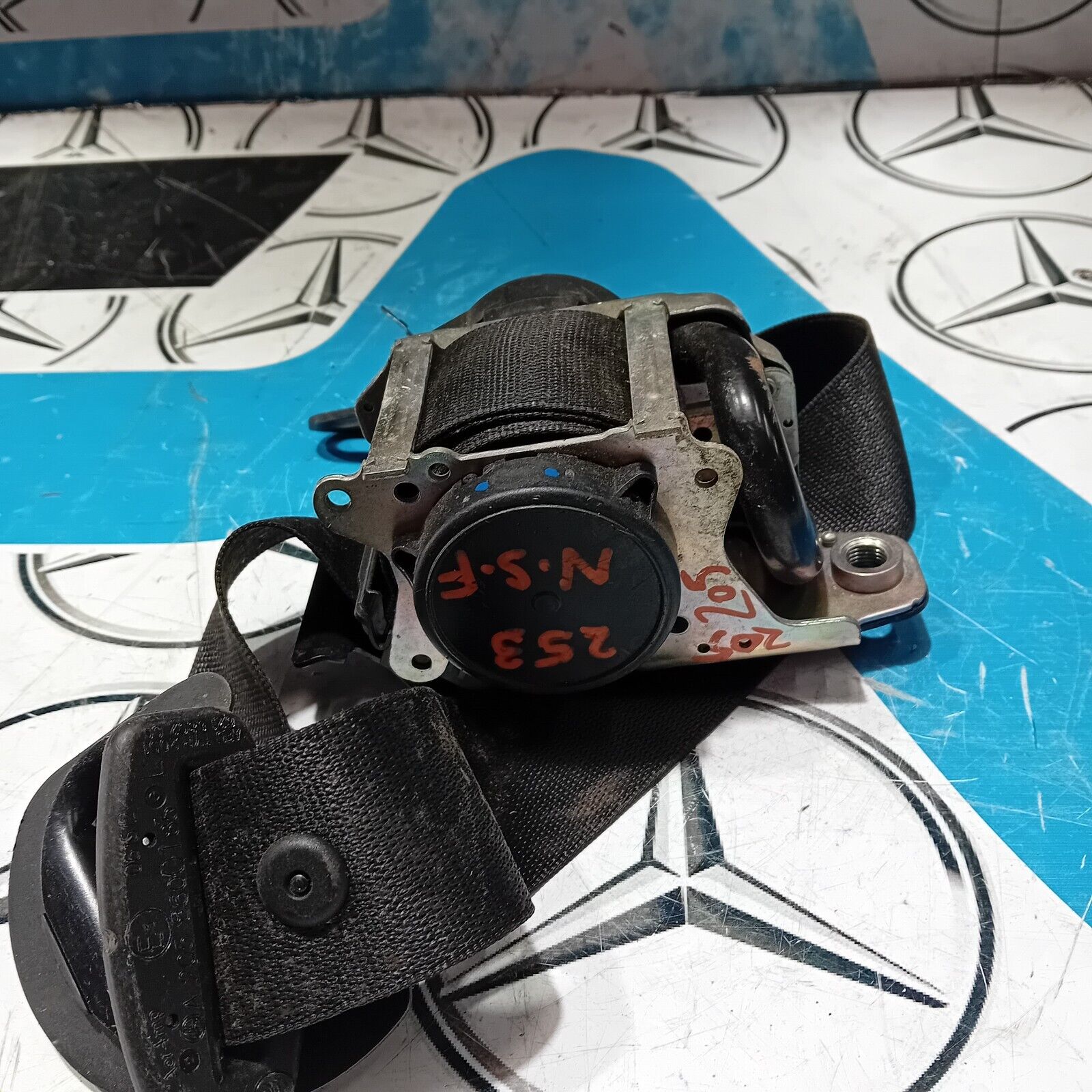 MERCEDES C CLASS SEAT BELT FRONT LEFT PASSENGER SIDE NEARSIDE W205 2015