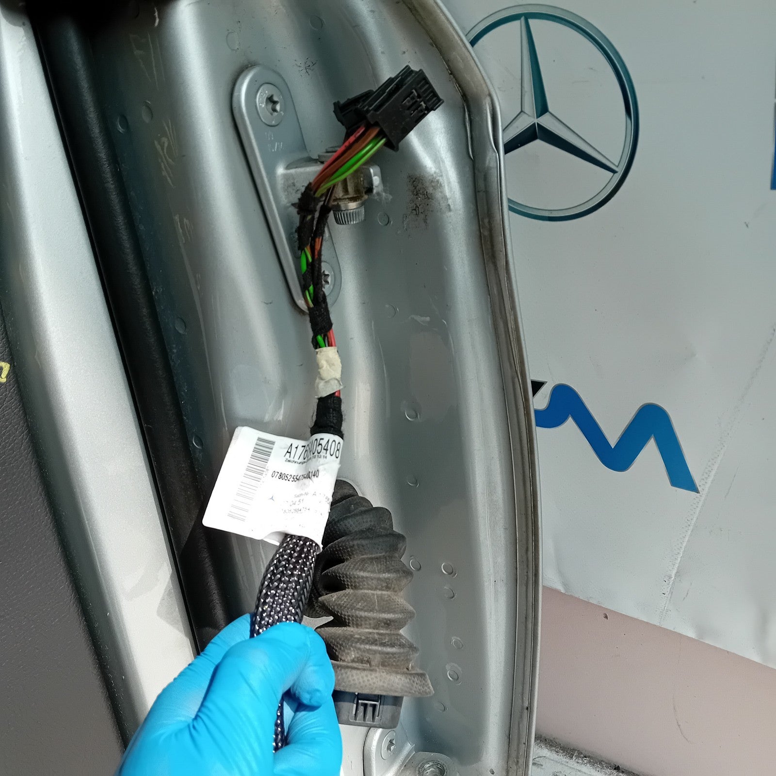 MERCEDES CLA W117 PASSENGER FRONT DOOR NSF 2013-19 SILVER COMPLETE FMD276(1)*