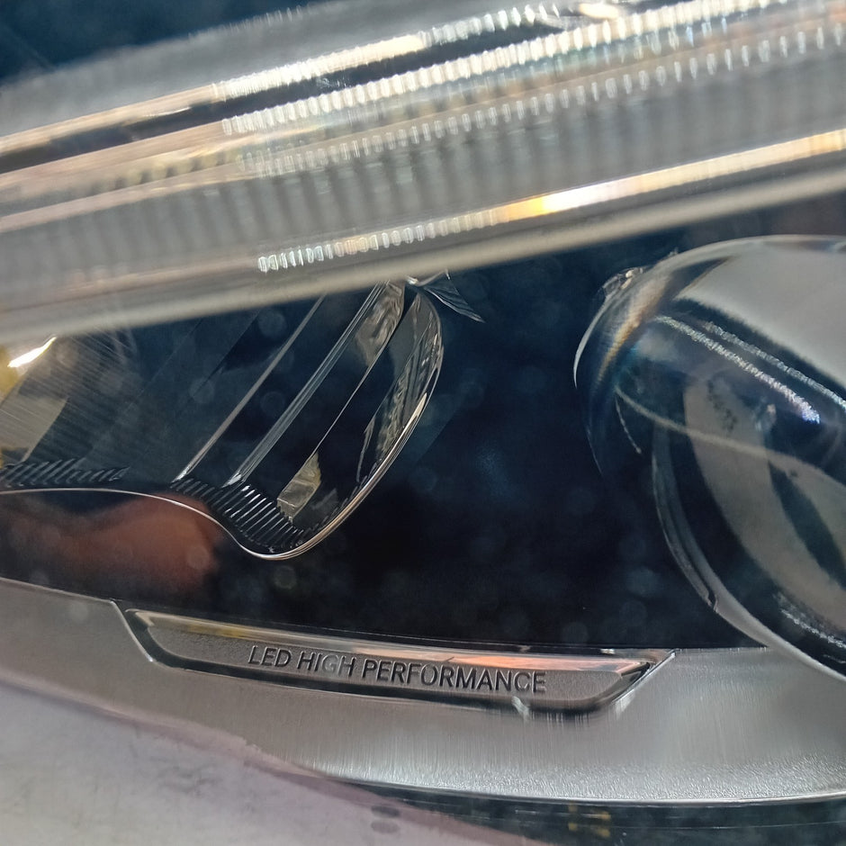 MERCEDES C-CLASS W205 PASSENGER  HIGH PERFORM HEADLIGHT A2059062704 20l4 FMH189