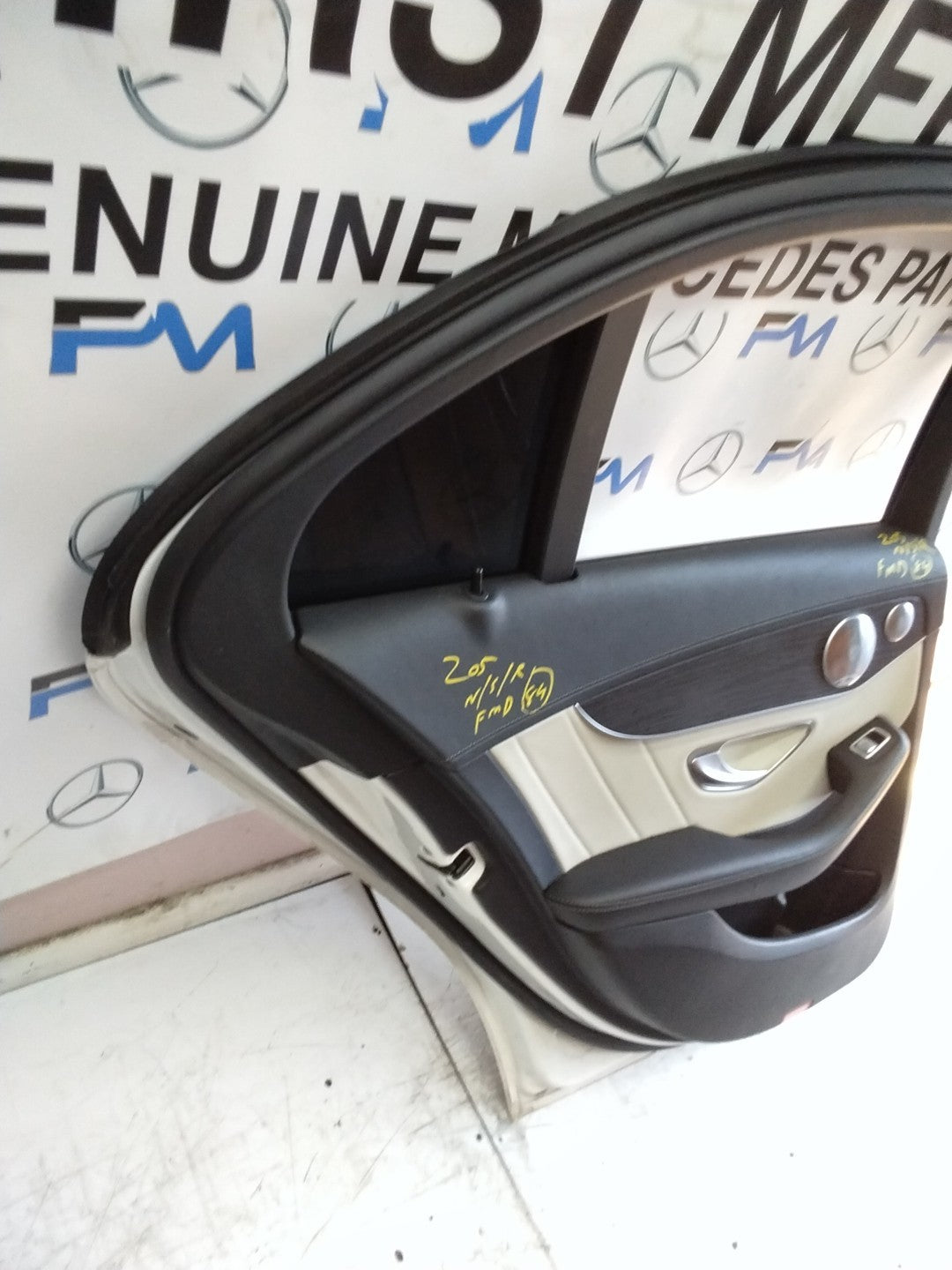 MERCEDES BENZ C-CLASS W205 PASSENGER SIDE REAR DOOR N/S/R COMPLETE WHITE FMD84