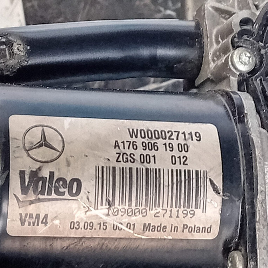 MERCEDES BENZ A-CLASS W176 WINDSCREEN WIPER MOTOR & LINKAGE A1769061900