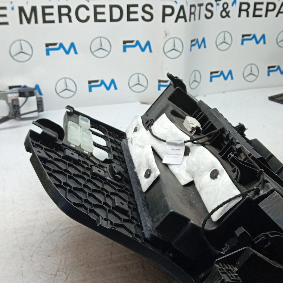 MERCEDES BENZ  A-CLASS W177 DASHBOARD GLOVEBOX  2018 A1776803800 FM001573