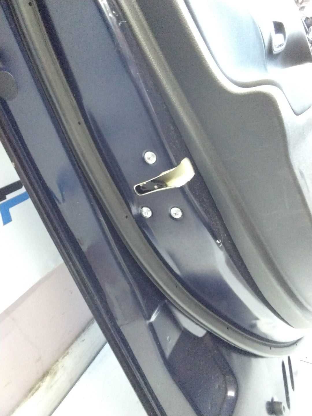 MITSUBISH OUTLANDER PASSENGER SIDE FRONT DOOR N/S/F COMPLETE BLUE FMD67