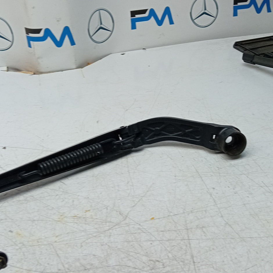 MITSUBISHI OUTLANDER MK3 FRONT   WIPER WINDSCREEN ARM 8251 FM001596