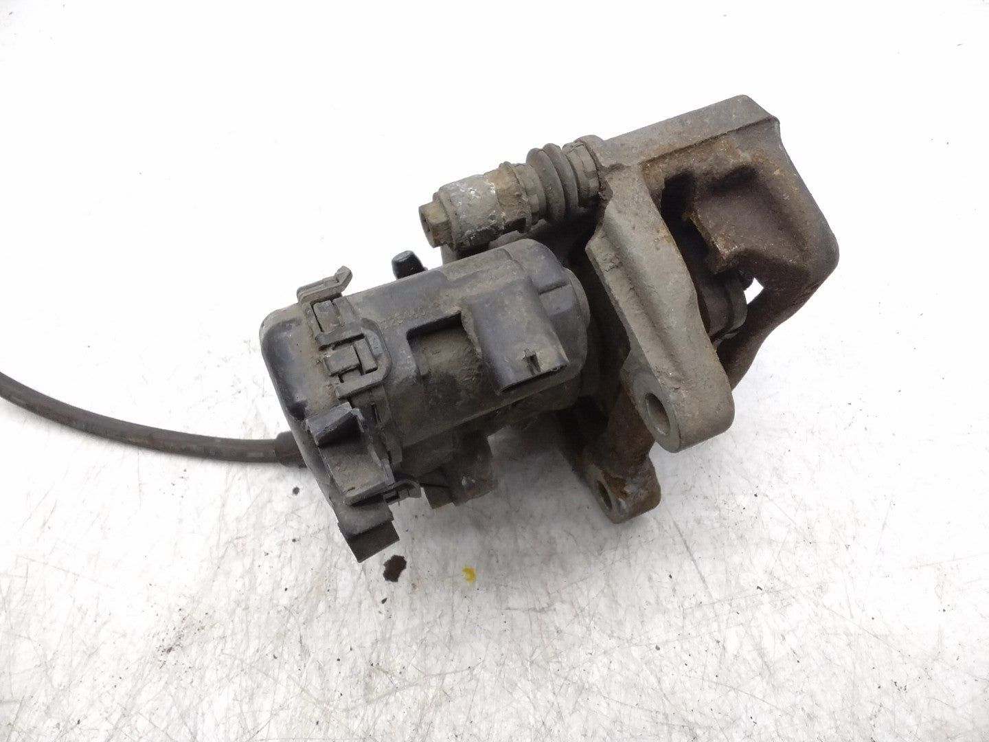 MERCEDES  B-CLASS W246 BRAKE CALIPER REAR LEFT PASSENGER SIDE A2464232198 FMR135
