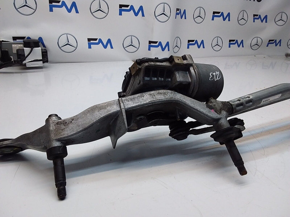 MERCEDES E-CLASS 2017 W213 A2138207402 FRONT WIPER MOTOR  FM00177