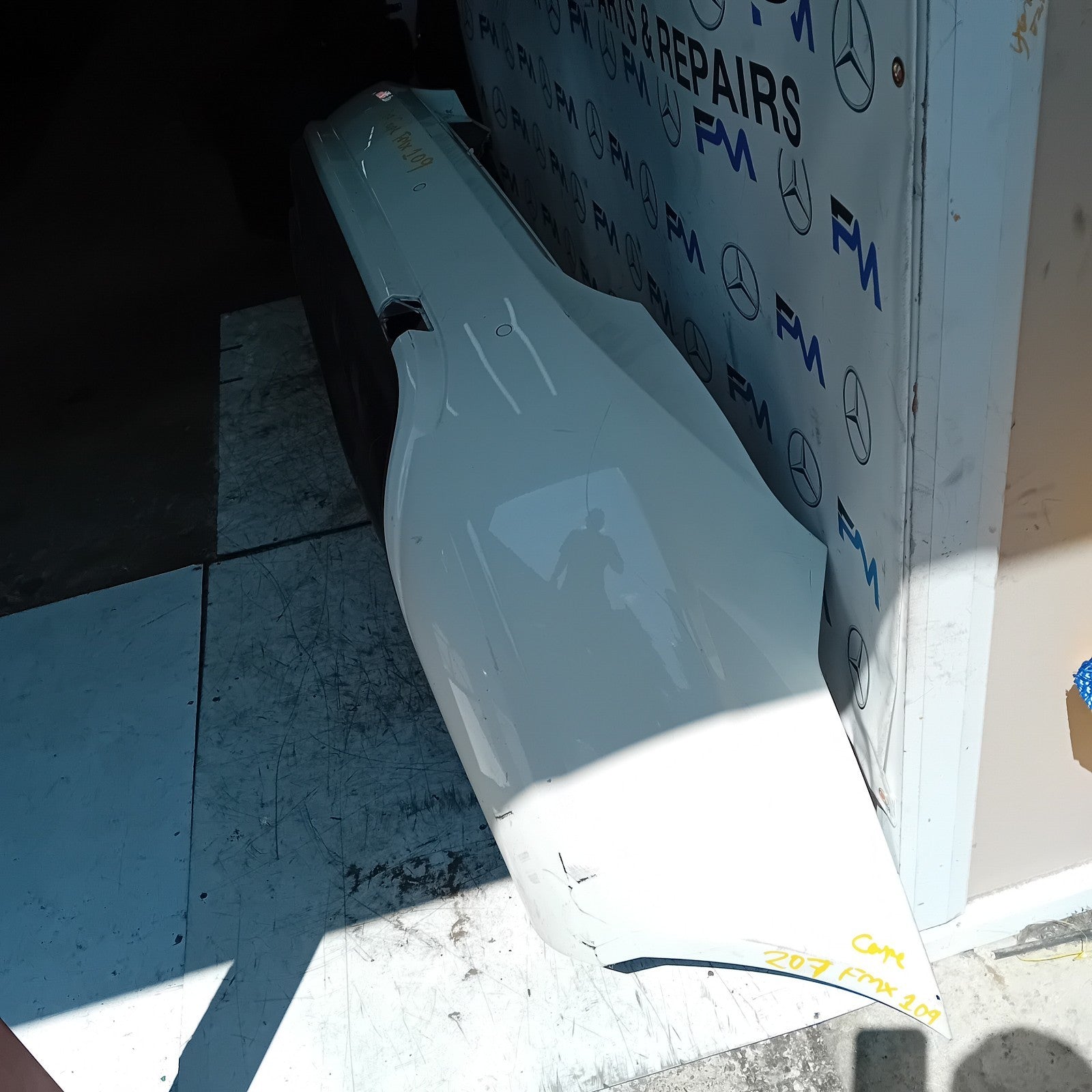 MERCEDES BENZ E-CLASS C207 COUPE REAR BUMPER 2016 WHITE A2076100408 FMX109